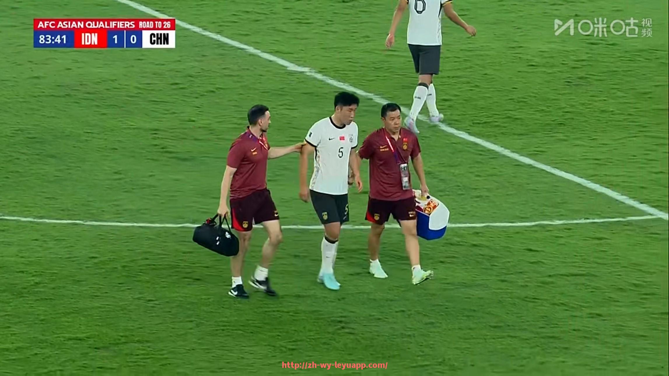 乐鱼体育入口-法甲比赛回顾与总结：每轮亮点、焦点战与关键球员点评